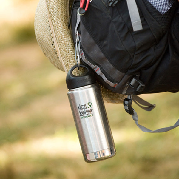steel-s-biner-3-n4 carabiner_steel_bottle_backpack_lifestyle_dd4fef2d-f5d2-4f32-ac05-c706bd6b518e.jpg