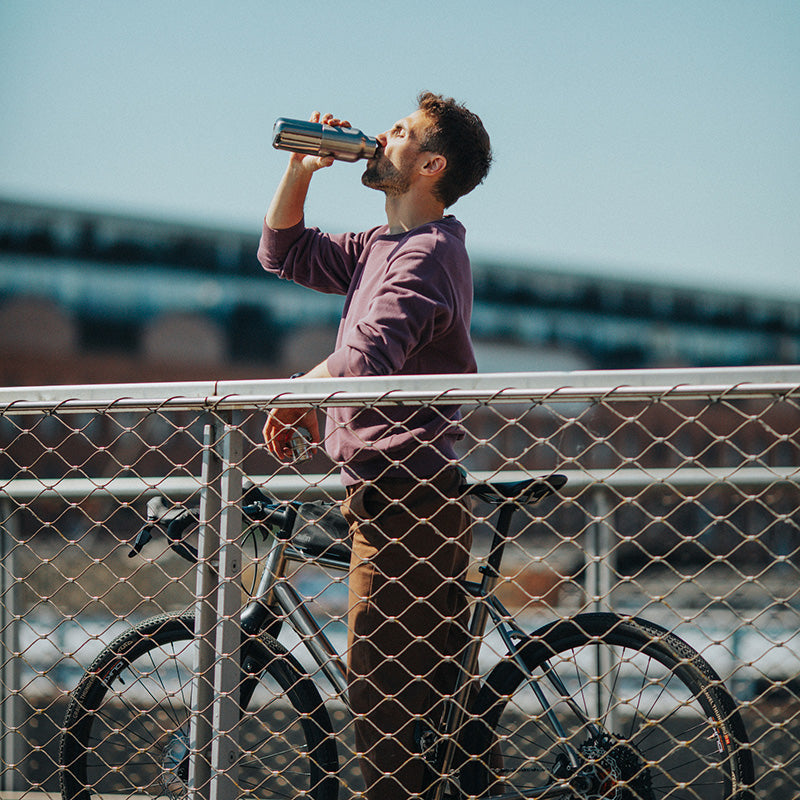 12oz-rise-reflect-with-bamboo-cap-y0 16oz_rise_reflect_man_bike_square.jpg