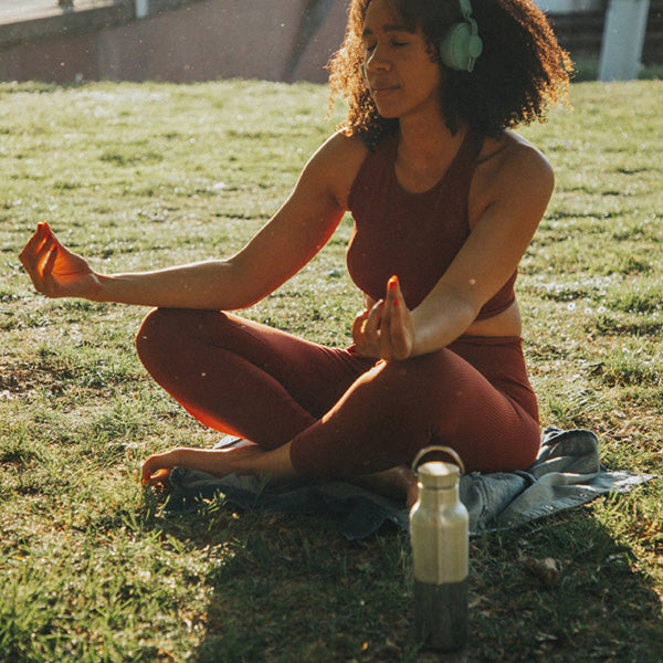 16oz-rise-reflect-with-bamboo-cap-t0 16oz_rise_reflect_yoga_park_headphones_square.jpg