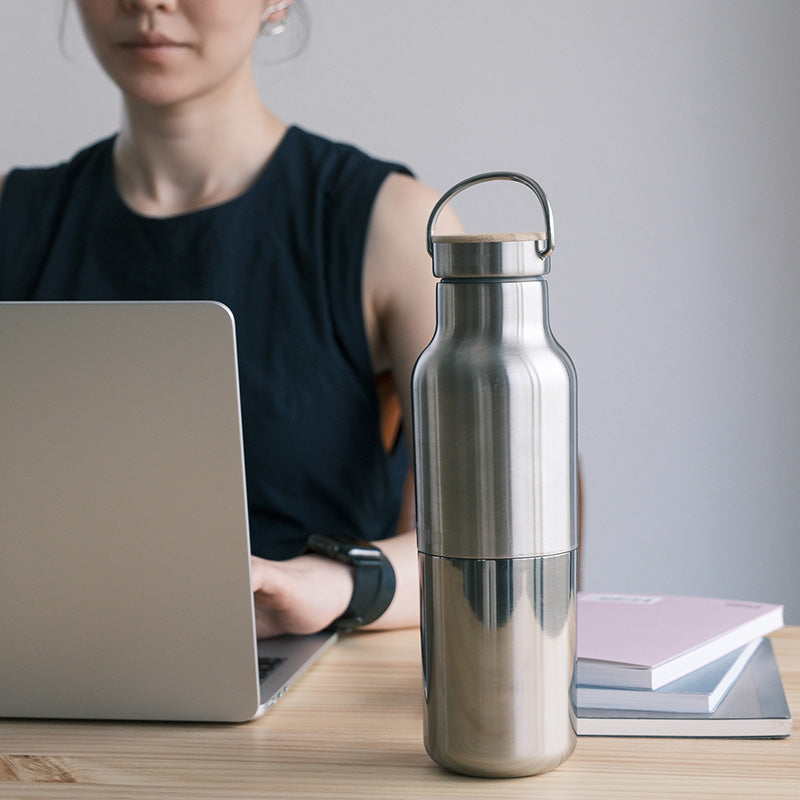 20oz-rise-reflect-with-bamboo-cap-g6 20oz_rise_reflect_desk_laptop_square.jpg