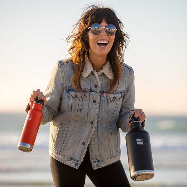 64oz-classic-with-loop-cap-a2 64oz_insulated_classic_black_beach_smile_square.jpg