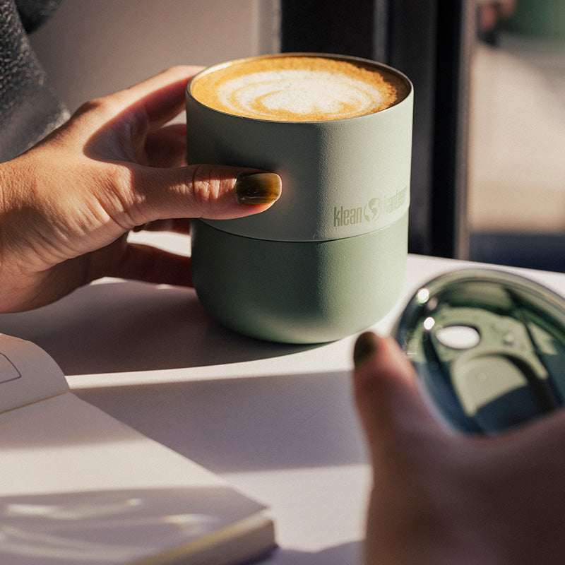 slide-lid-e7 8oz_rise_lowball_iceberg_coffee_espresso_sun_slide_lid_closeup_square.jpg