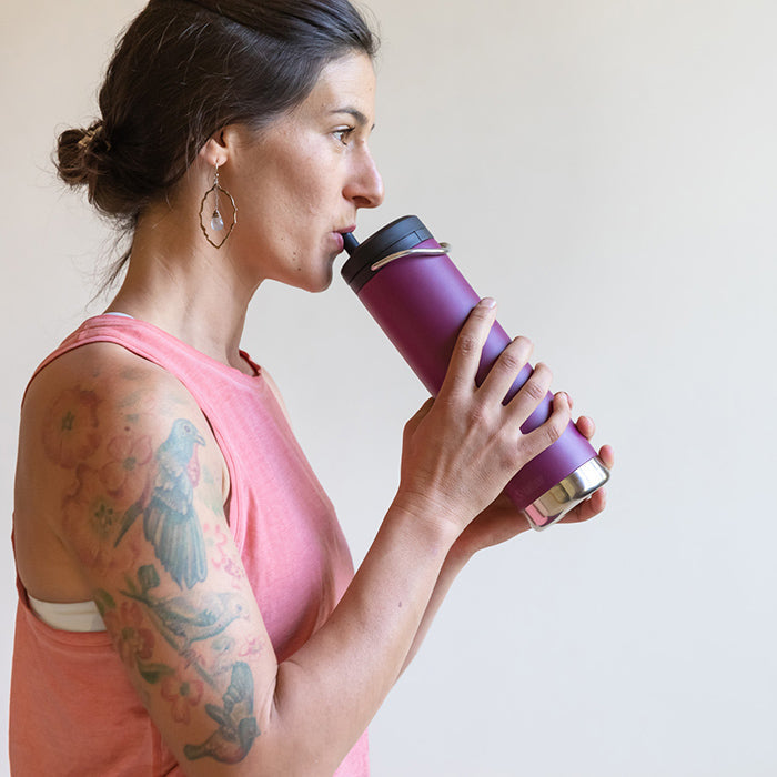tkwide-twist-cap-with-straw-kit-u7 K20TKWPT-PP-T-TWIST-straw_cap_drinking_yoga_lifestyle_64bb08ca-98d0-4e89-83fd-b166cda65ccd.jpg
