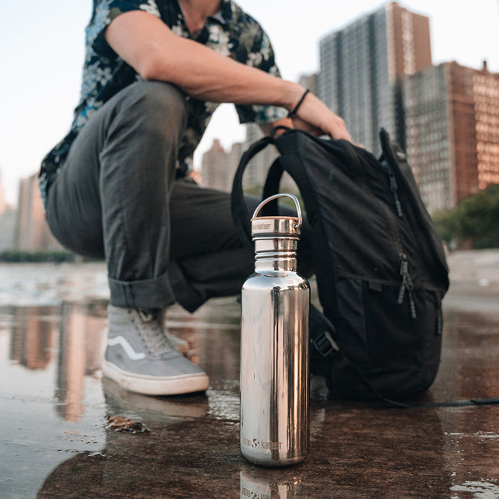 27oz-reflect-with-bamboo-cap-j7 K27SSLRF-MS-BAMBOO_reflect-bottle_city_lifestyle_ff882516-9bd8-49cf-b515-736a0a9c889f.jpg