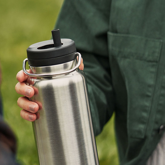 tkwide-twist-cap-with-straw-kit-b6 K32TKWSSL-BS-T-TWIST-32_oz_water_bottle_straw_cap_lifestyle_76e40be3-2488-47fa-afd0-c7d5ba075b15.jpg