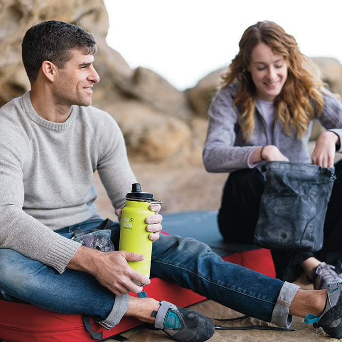 tkwide-chug-cap-l9 K32TKWSSL-JP-chug_cap_bouldering_lifestyle.jpg